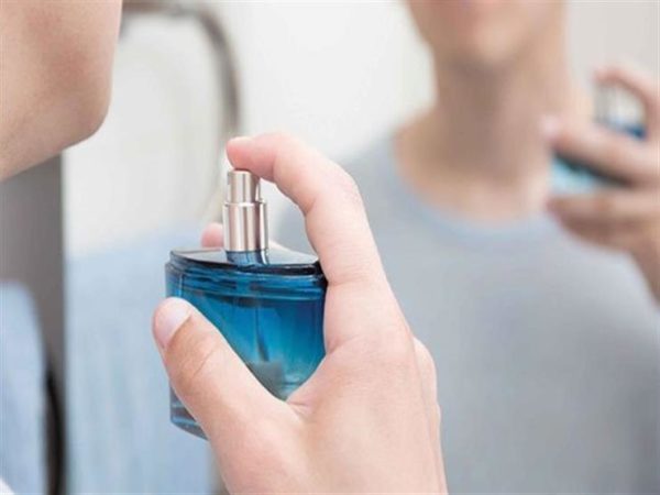 العطر في المنام  للرجل المتزوج