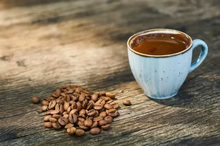 هل القهوة العربية تثبت الوزن